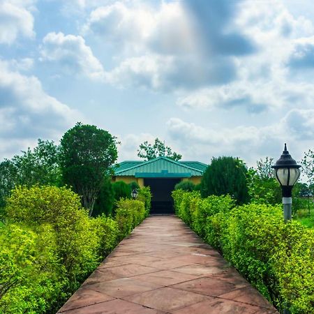 Tusk And Roar Corbett Resort Dhela Exterior foto